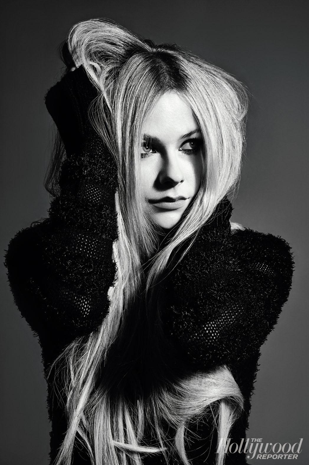 More information about "Avril Lavigne Announces New Music"