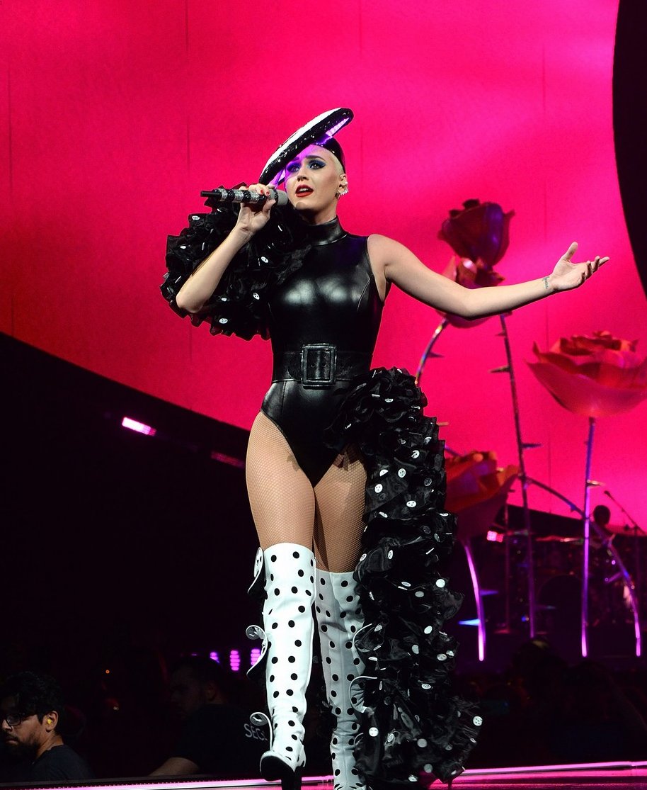 Katy Perry Kicks Off Witness The Tour