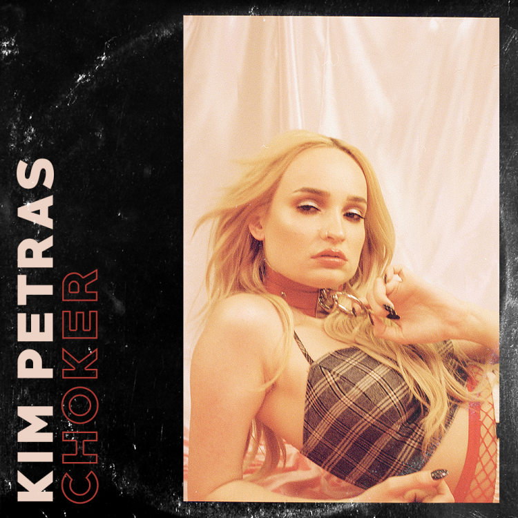 Kim Petras Choker.png